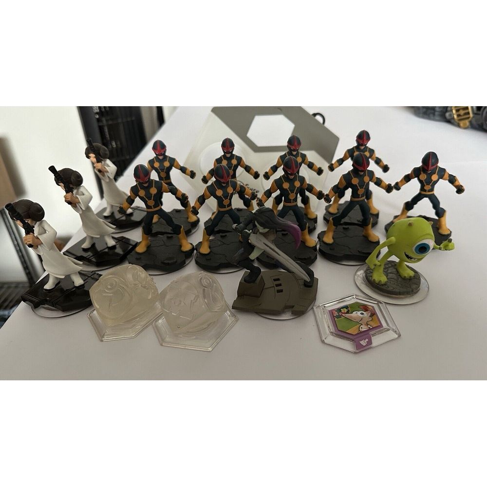Pixar Disney Infinity‎ Lot of 17 Characters Plus Portal *